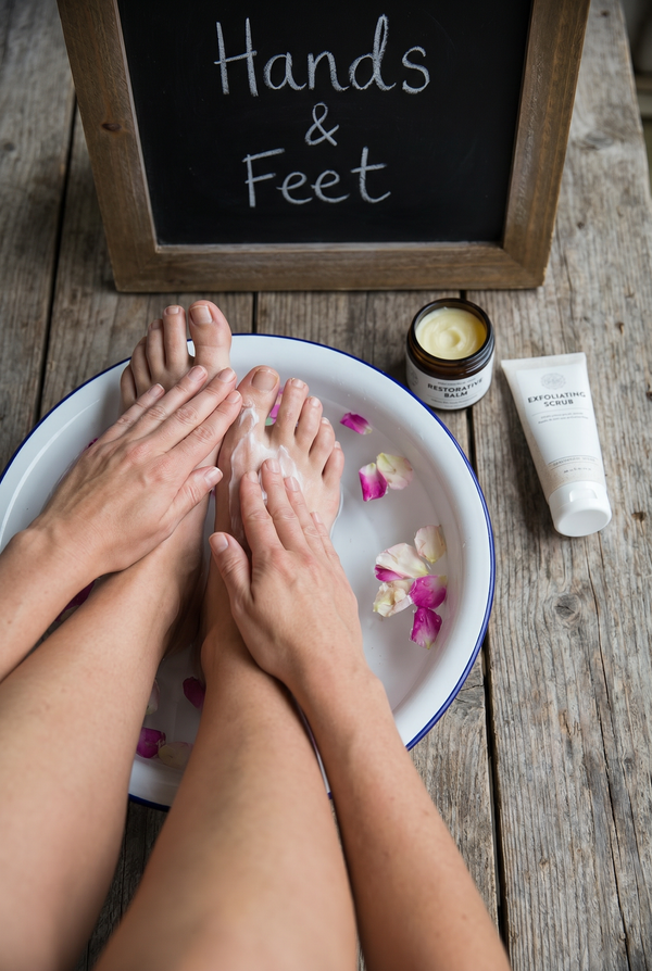 Hands & Feet