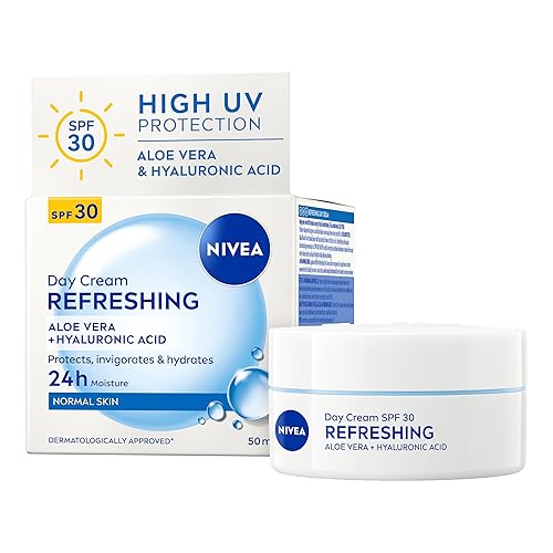 NIVEA Refreshing Day Face Cream SPF 30 (50ml), Hydrating Face Moisturiser with Aloe Vera and Hyaluronic Acid, Moisturiser with SPF for Normal Skin